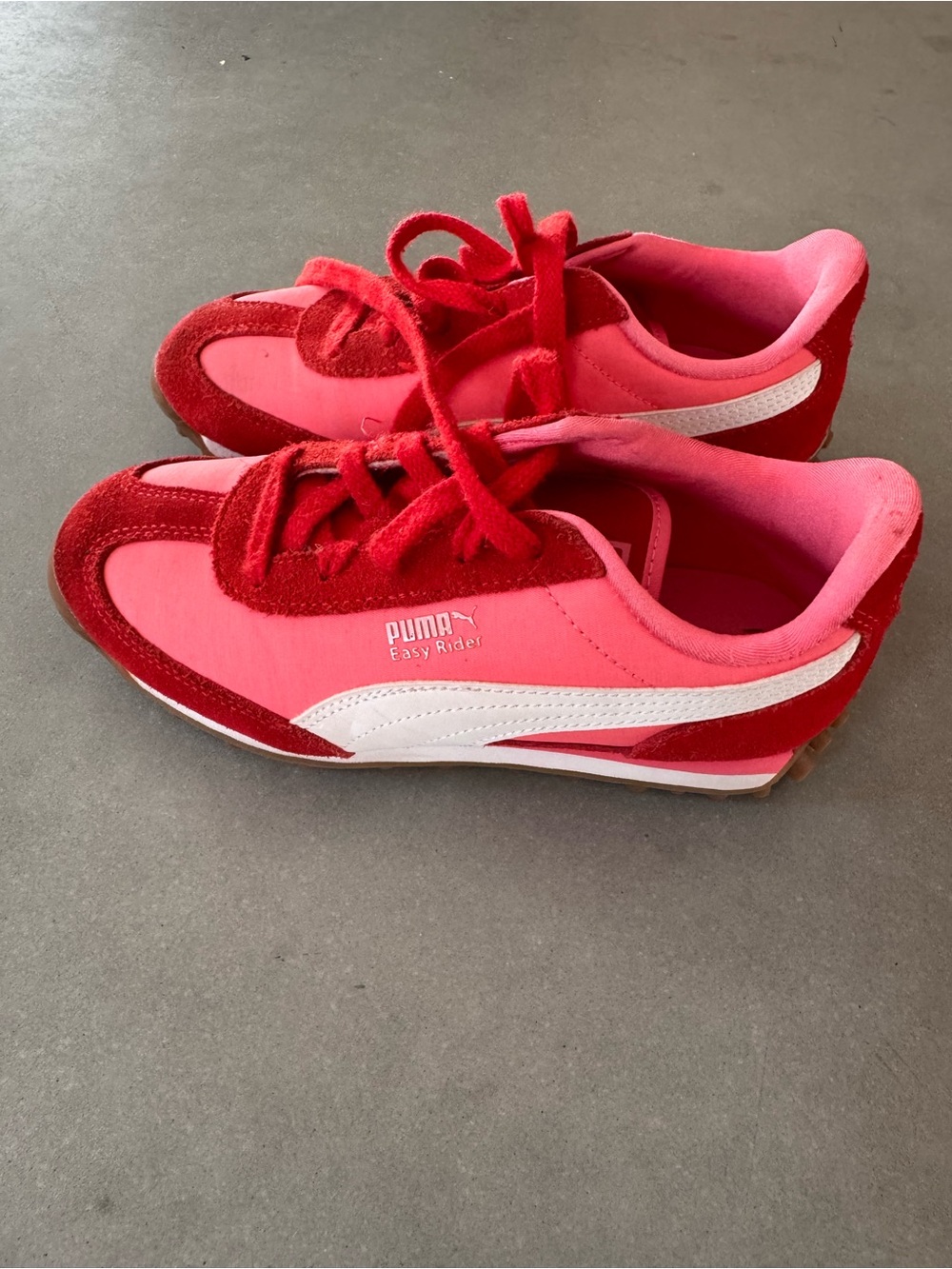 Puma Kids Red and Pink Low-Top Sneakers - Picture 2 of 6